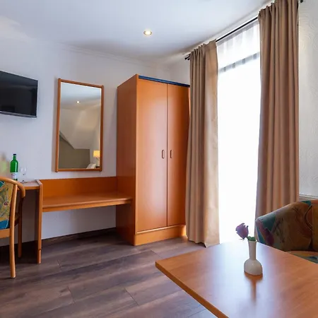 Hotell Jupa's *