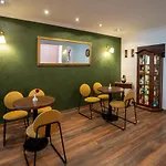 Jupa's Hotel