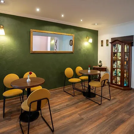 Jupa's Hotel